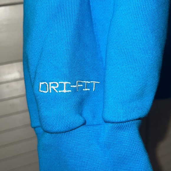 Nike sweatshirt! - Picture 2 of 4